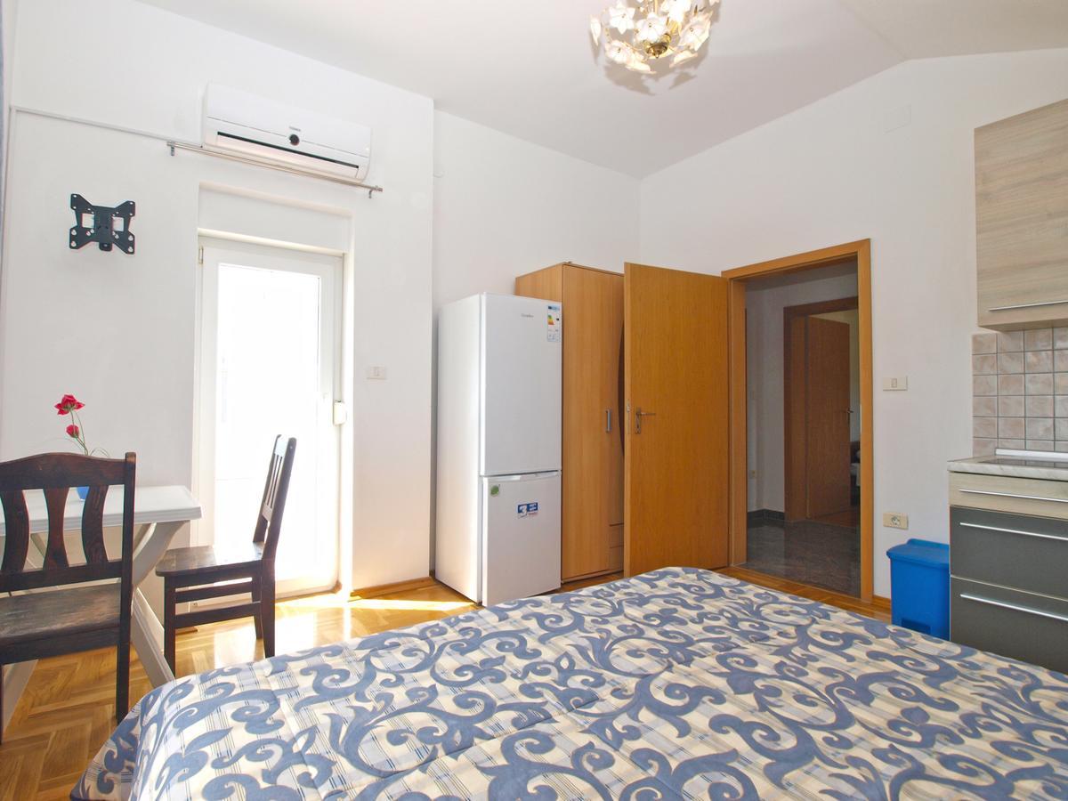 Apartments Anto 1598 Fazana Exterior photo
