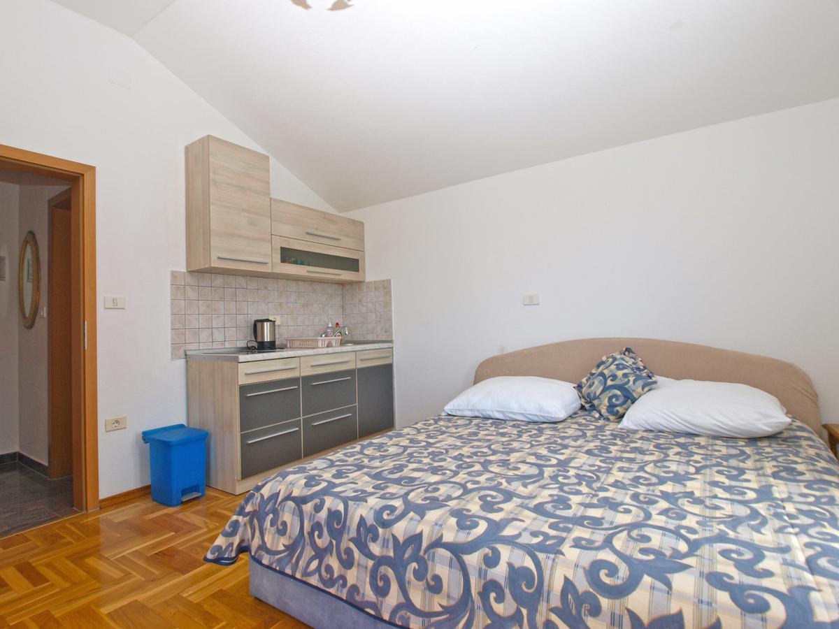 Apartments Anto 1598 Fazana Exterior photo