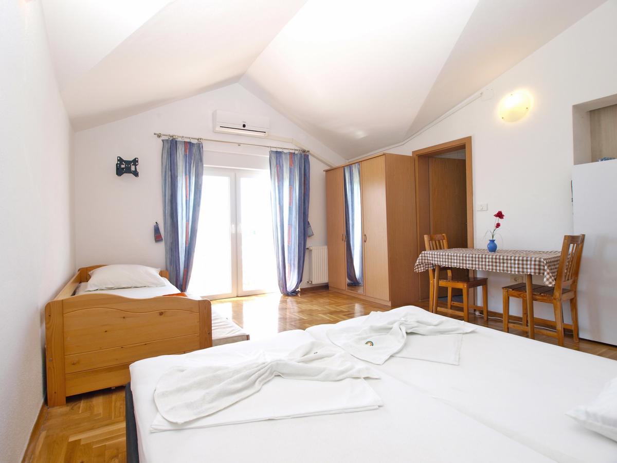 Apartments Anto 1598 Fazana Exterior photo